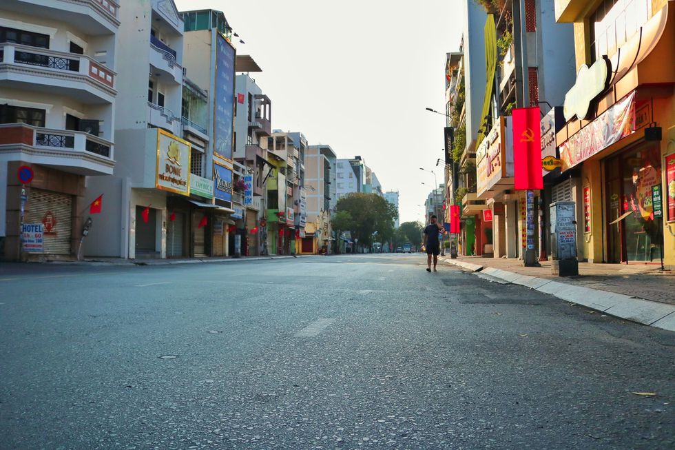 The moment when Saigon Street in the early morning of the New Year, Tan Suu without people, the most peaceful - photo 1